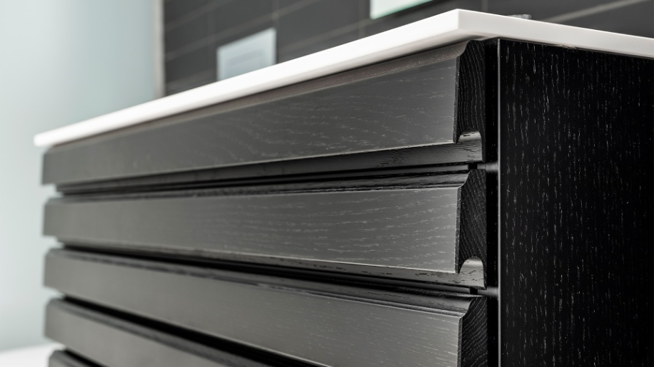 M-line bad i sort eg fra Tvis Køkken