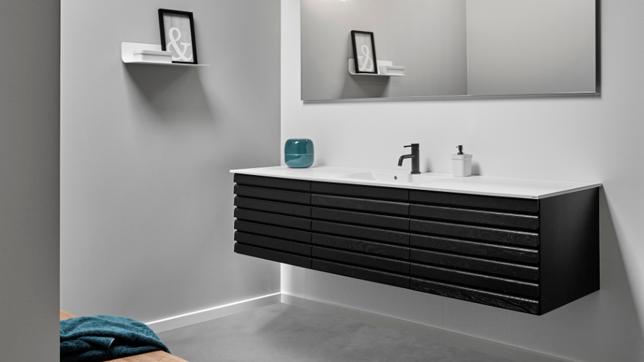 M-line bad i sort eg fra Tvis Køkkener