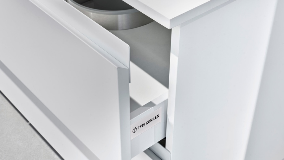 Plain grebsfrit bad fra Tvis Køkken