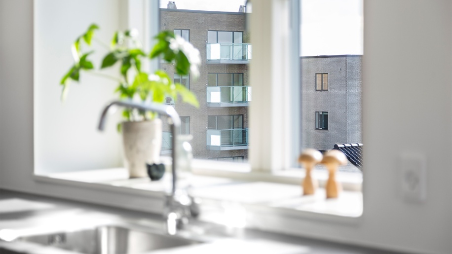 Plain hvid køkken fra Tvis Køkkener