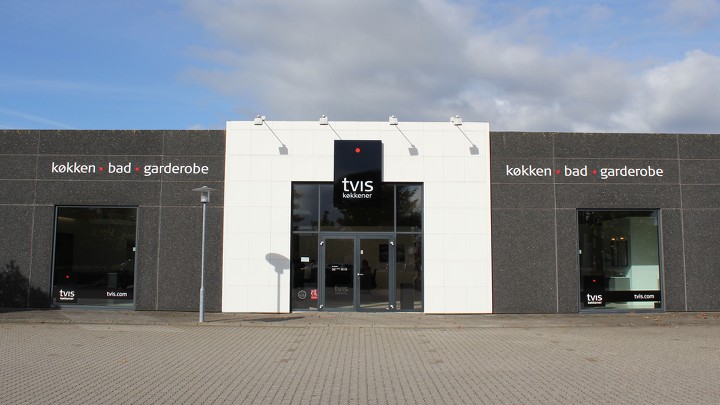 Tvis Køkkener Aalborg - køkkenfirma med nye køkkener, badeværelser og garderobeskabe