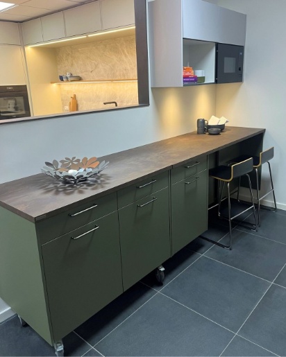 Vision oliven laminat køkken fra Tvis Køkken