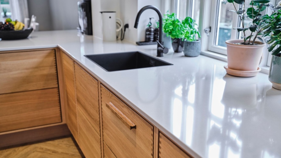 Tvis Køkken Forest egetræsskuffer med fingertappede samlinger