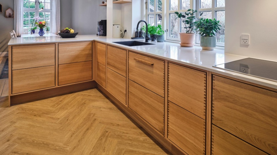 Tvis Køkken Forest egetræsskuffer med fingertappede samlinger