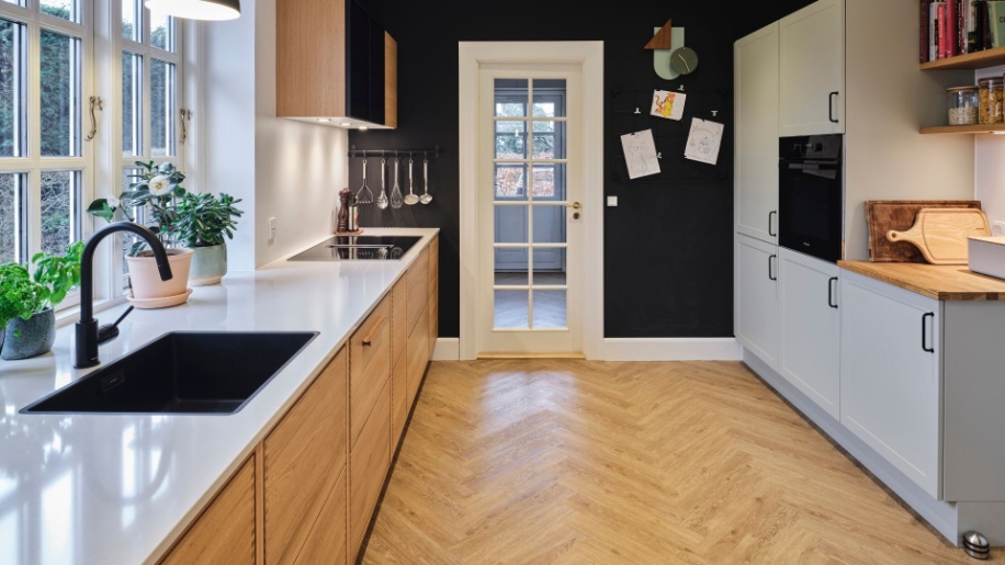 Tvis Køkken Forest egetræsskuffer med fingertappede samlinger