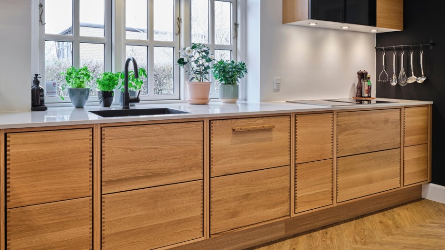 Tvis Køkken Forest egetræsskuffer med fingertappede samlinger