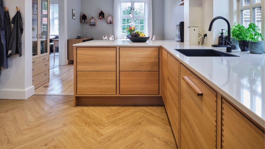 Tvis Køkken Forest egetræsskuffer med fingertappede samlinger