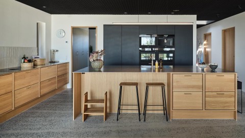 KØKKENRUM MED VARME OG UDSYN