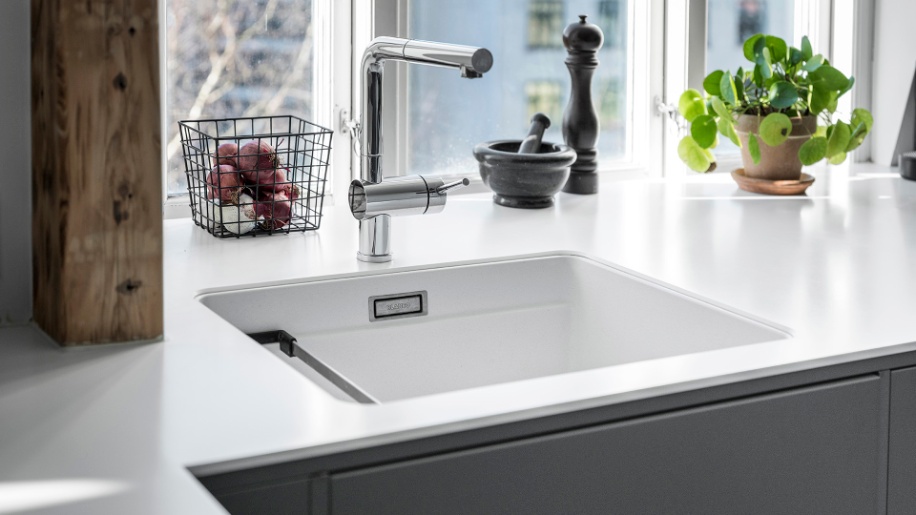 Future i stålgrå fra Tvis Køkken