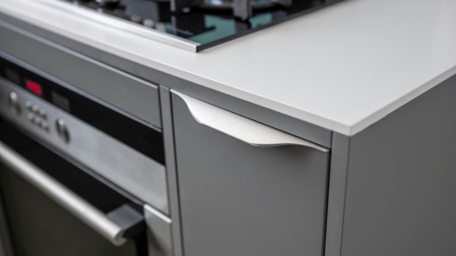 Future i stålgrå fra Tvis Køkken