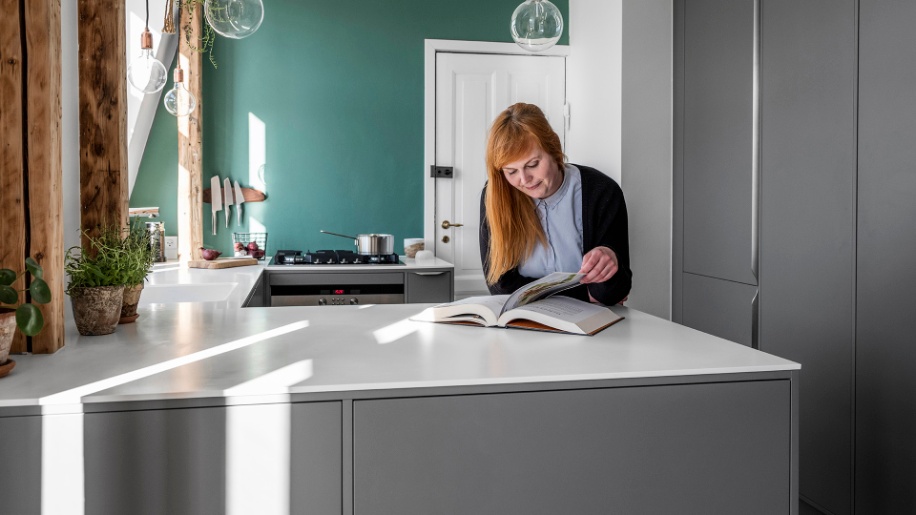 Future i stålgrå fra Tvis Køkken