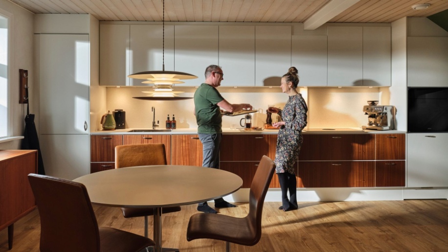 MG50 sapele og hvid Momento køkken fra Tvis Køkken