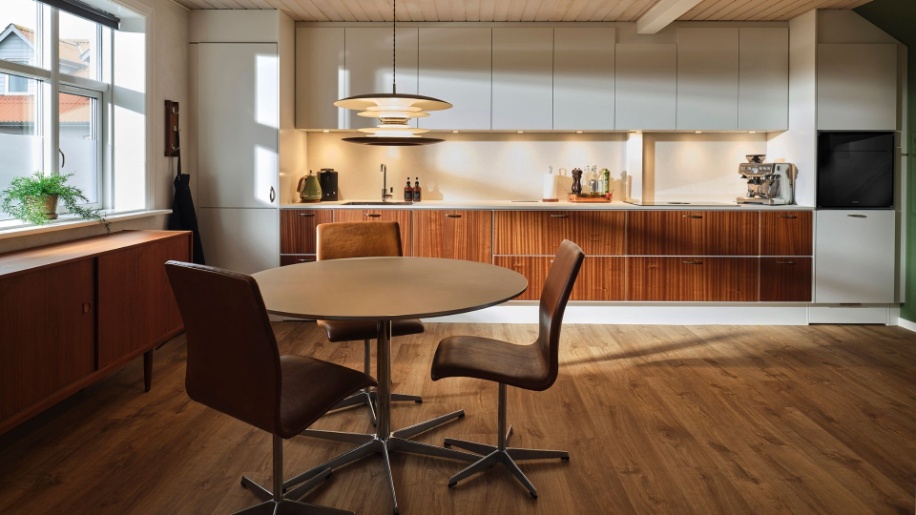 MG50 sapele og hvid Momento køkken fra Tvis Køkken