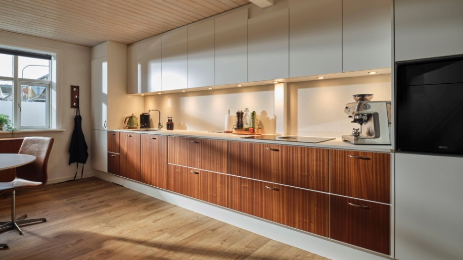 MG50 sapele og hvid Momento køkken fra Tvis Køkken