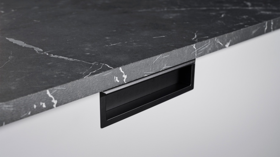 Momento-laminatfronter med sort Pocket greb