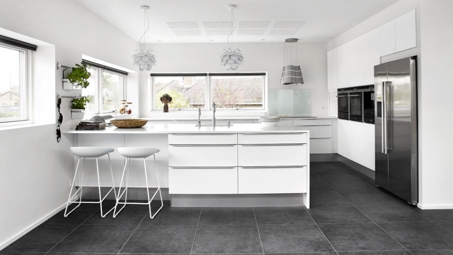 Unika køkken med integrerede greb fra Tvis Køkken