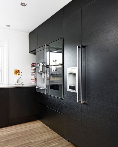 Nordic køkken i sort eg fra Tvis Køkken