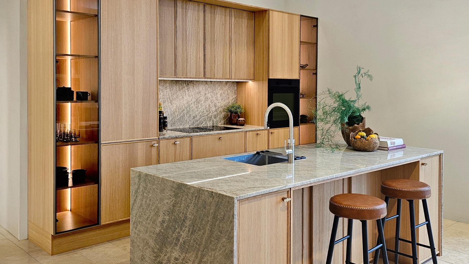 Tvis Køkken Aalborg - køkkenfirma med nye køkkener, badeværelser og garderobeskabe