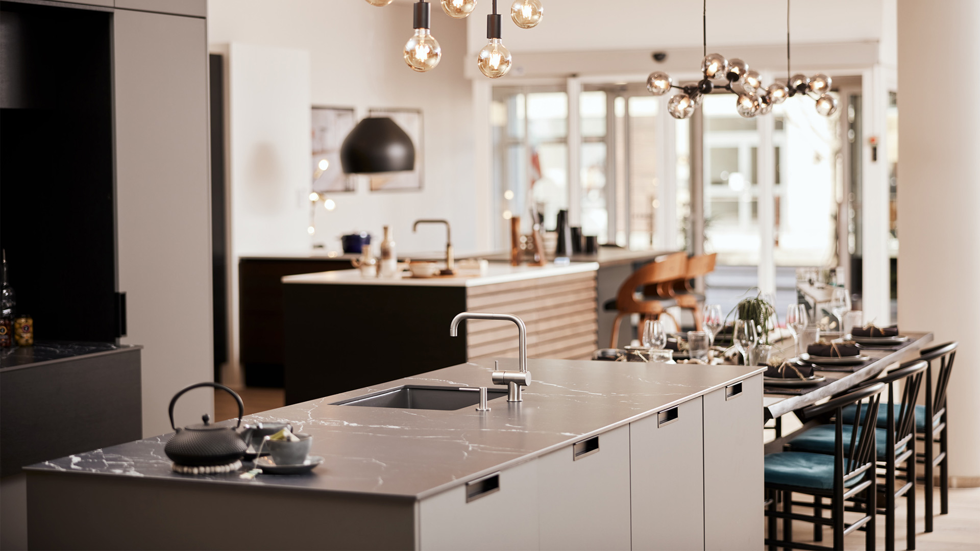 Tvis Køkken Vejle - køkkenfirma med nye køkkener, badeværelser og garderobeskabe