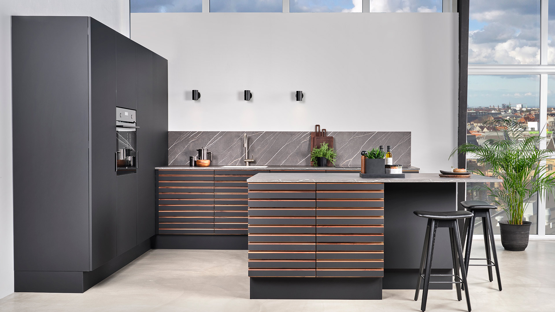 JORDNÆRT KØKKEN I <br />KLASSISK DESIGN