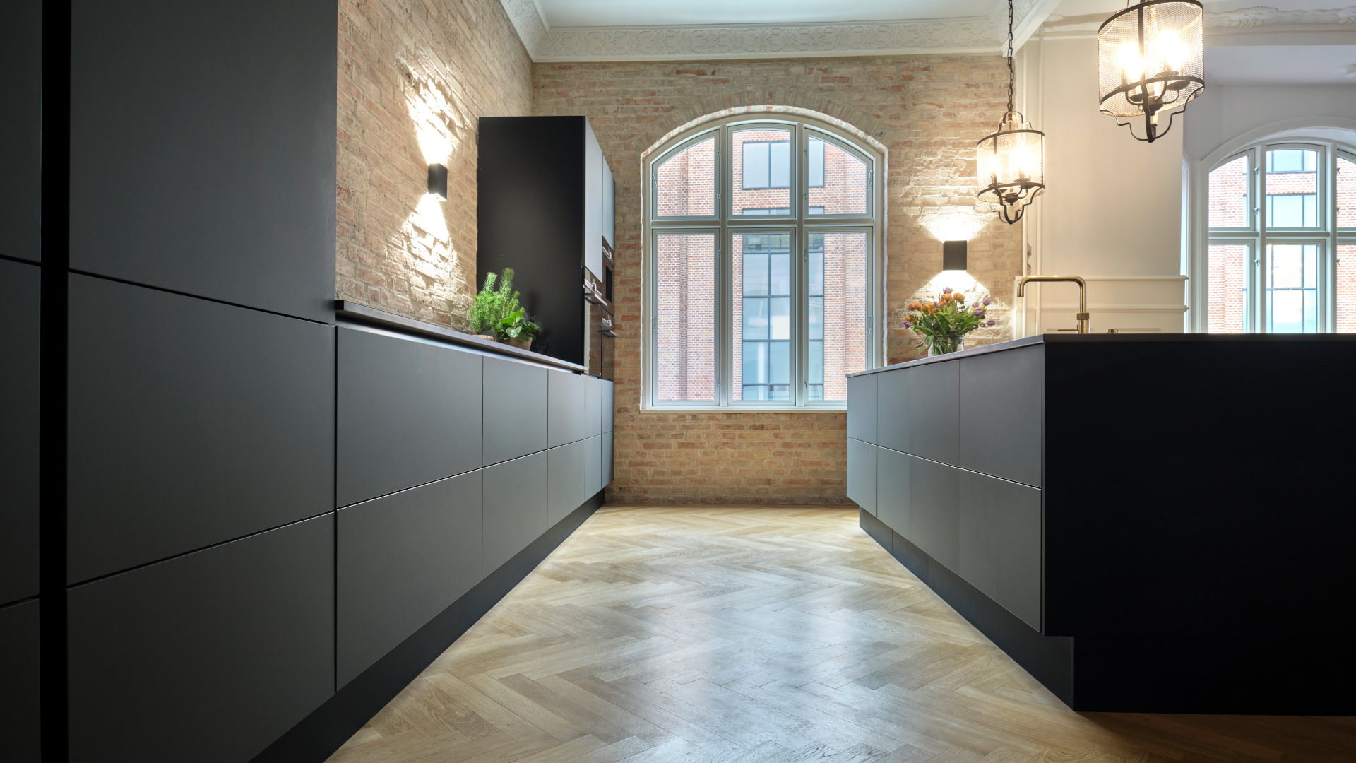 RESPEKTFULD RENOVERING:<br>RUSTIKT OG MODERNE