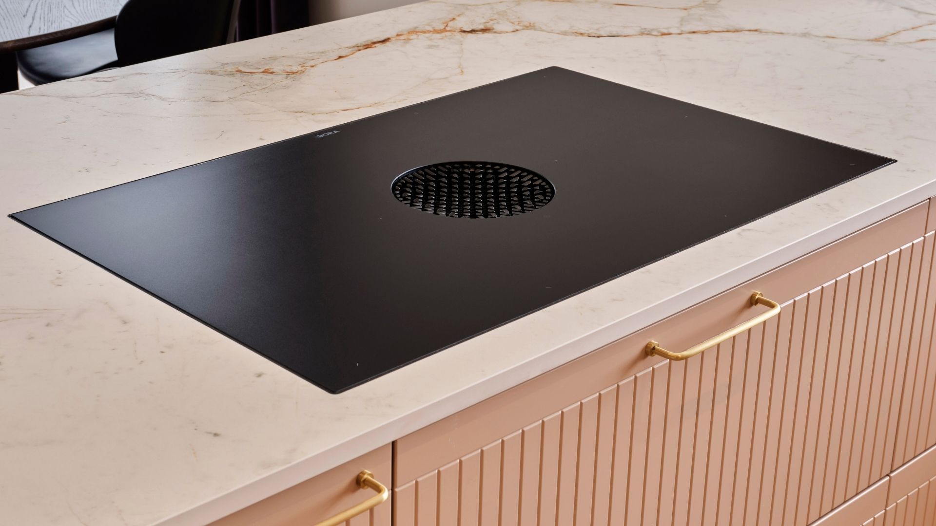 MG30 fra Tvis Køkken med BORA Pure Rough kogeplade